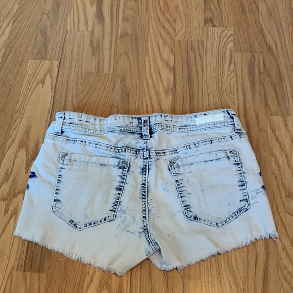 low rise cute shorts size 7 nice condition💕bundle up to save - Picture 3 of 5